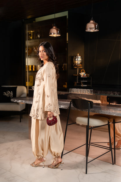 ZELLE White 001